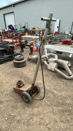 Pneumatic Floor Jack