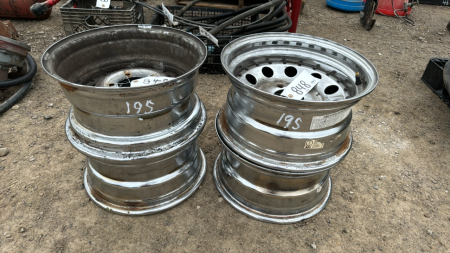 4 Chev 14in 5 Bolt Rims