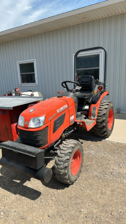 Kubota B2320 Narrow Diesel 4WD Tractor -See Note