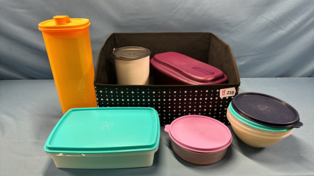 7 Tupperware Items with Lids in a Thirty-One Tote