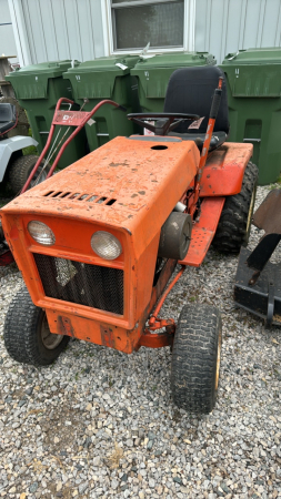 Allis-Chalmers Lawn Tractor -See Notes