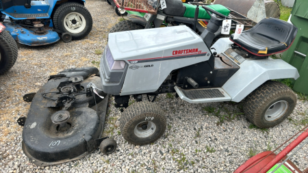 Craftsman Riding Mower with 42in Deck -See Notes