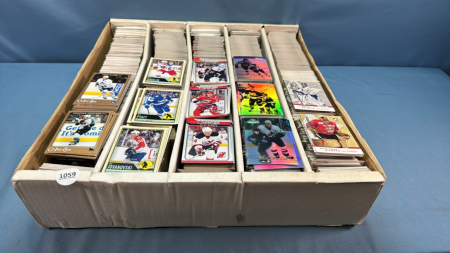 Large Assortment of Mixed Hockey Cards