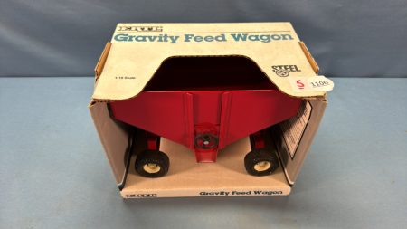 Ertl Gravity Wagon 1/16