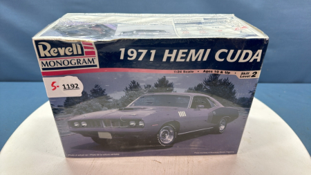 Revell 1971 Hemi Cuda Model Kit Unopened