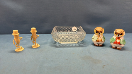 2 Pr. of Shakers -Owls & Plastic Planters Peanuts