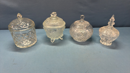 4 Glass Bowls with Lids