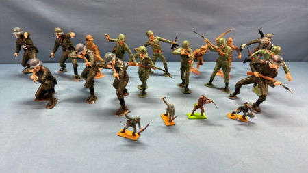 Approx. 16 Plastic Soldiers