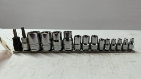 15 Snap-On and Signet Sockets