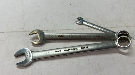 3 Gray Metric Wrenches