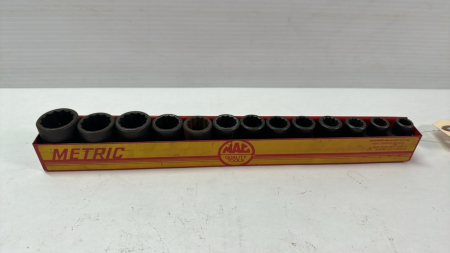 Mac and Snap-On 13 Piece 1/2in Drive Metric 12 Point Sockets