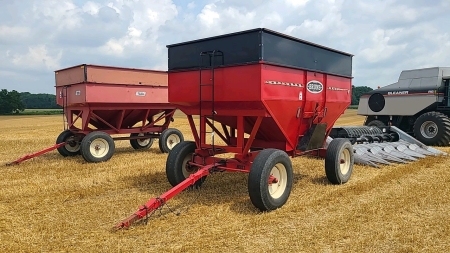 Bruns 400 Bushel Gravity Wagon