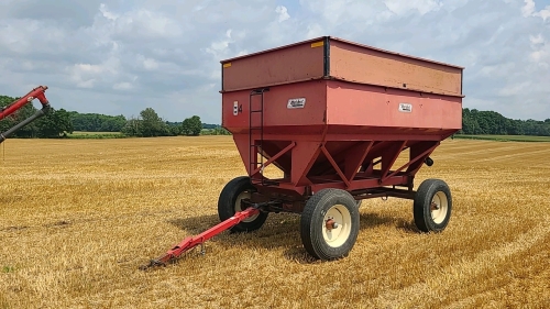 Market 400 Bushel Gravity Wagon