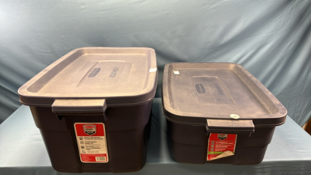 2 Rubbermaid 10 Gallon Totes