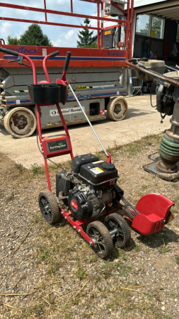 Earthquake gas lawn edger