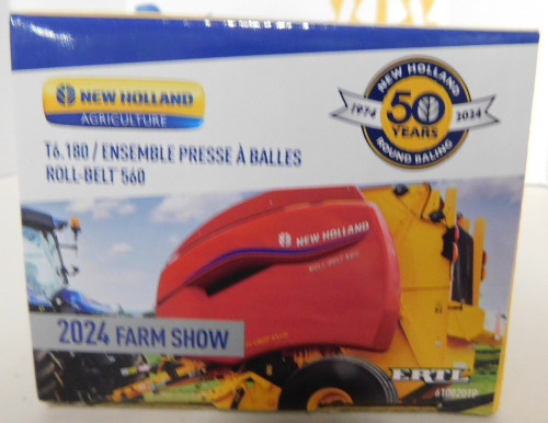 1/64 New Holland Tractor & Round Baler