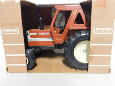 1/16 Scale Models Hesston 980DT Tractor, NIB