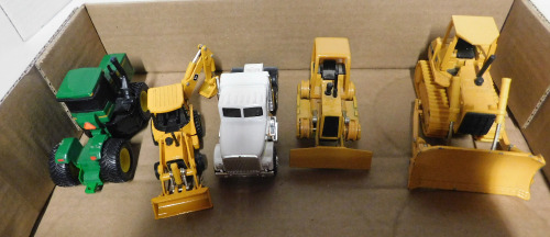 1/64 Ertl Lot of 5 JD Assorted Equipment