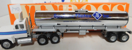 1/64 Winross Tanker Trucks x 2