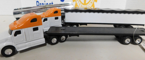 1/87 Ertl Lot of Transport Trucks & Trailers