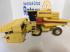 1/32 New Holland TR96 Combine w/2 Headers - 2