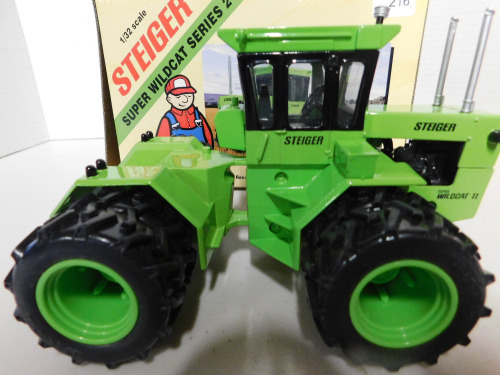 1/32 Steiger Super Wildcat 2WD Tractor, Series 2