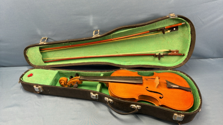 Corelli Violin with 2 Bows in Hard Cover Case