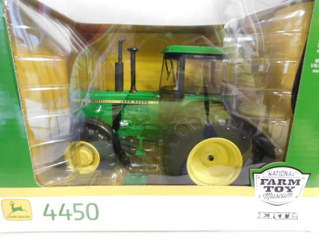 1/16 John Deere 4450 NFTM, NIB