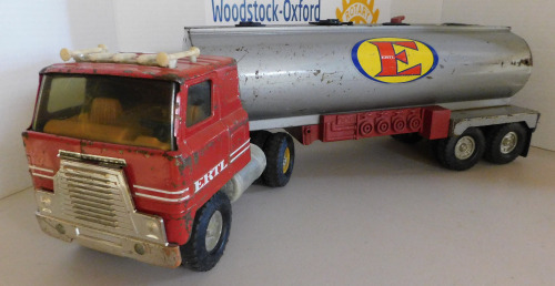 1/16 Ertl Transtart Fuel Semi