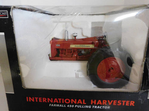 1/16 Ertl IH Farmall 450 Pulling Tractor