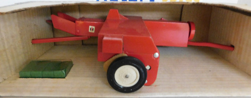 1/16 IH Square Baler, NIB, 1980's, Stock # 4407