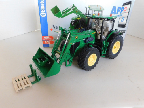 1/32 JD 7310R w/Loader, Siku radio Controlled