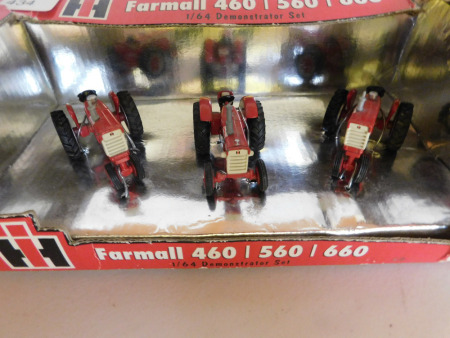 1/64 Farmall 460/560/660 Set