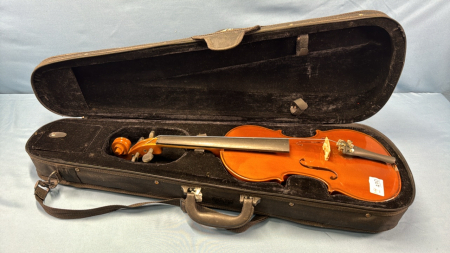 H. Siegler HS-10 4/2 Violin in Canvas Covered Case