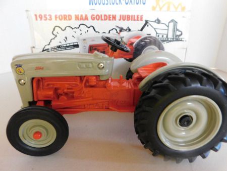 1/16 Ertl 1953 Ford NAA Golden Jubilee