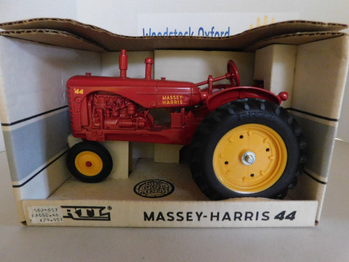 1/16 Ertl Massey Harris 44, NF, NIB