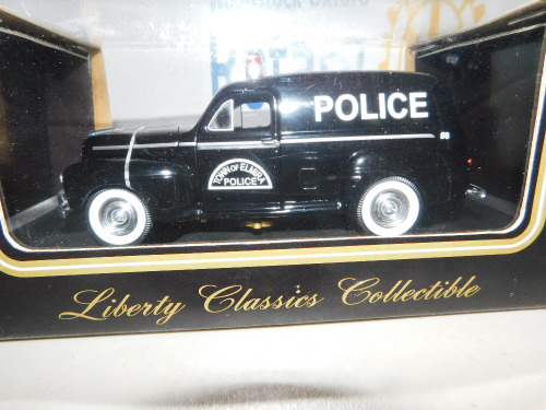 1/24 Liberty 1947 Ford Panel