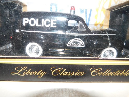 1/24 Liberty 1947 Ford Panel