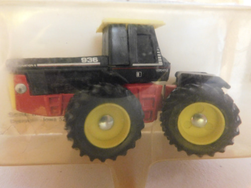 1/64 Ford Versatile 936