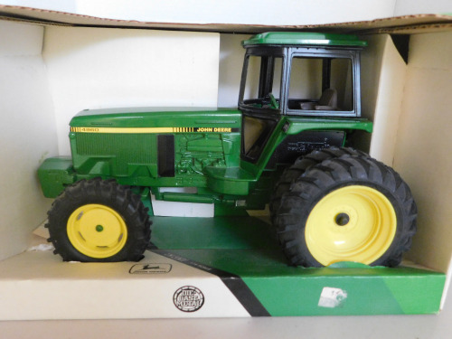 1/16 John Deere 4960 w/MFWD & Duals