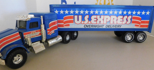 1/16 Ertl Peterbilt Tractor Trailer