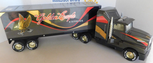 1/16 Nylint Gold Eagle Tractor Trailer