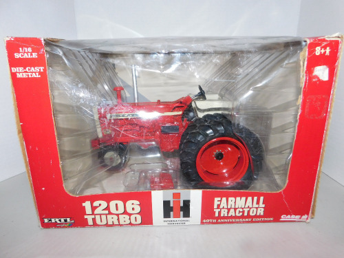 1/16 Ertl 1206 Turbo Farmall NF w/duals