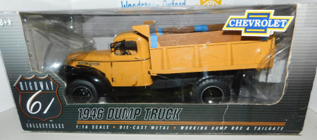 1/18 Highway 61 1946 Chevrolet Dump Truck