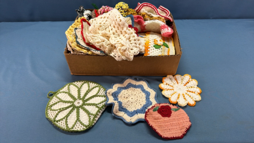 Quantity of Crocheted Pot Holders, Dishcloths etc.