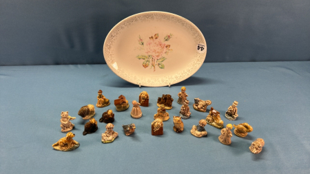 Approx. 24 Tea Figurines