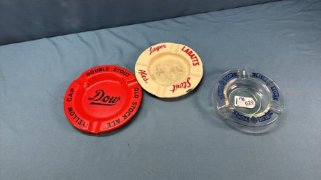 3 Beer Ash Trays Including Dow, Labatts, Blue Top