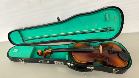 Lark Violin with Bow in Cardboard Case