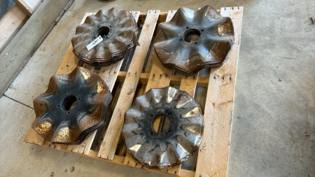 Large quantity of wobble coulters