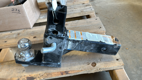 Reese adjustable trailer hitch